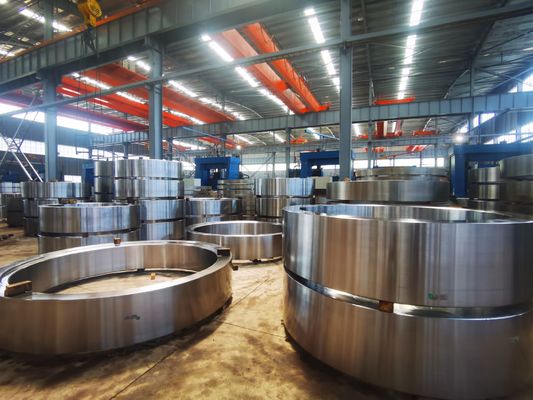 Wärmebehandlung Q T Geschmiedete Stahlringe mit einer Härte von 240 320, geeignet für hochfeste Industriemaschinenteile